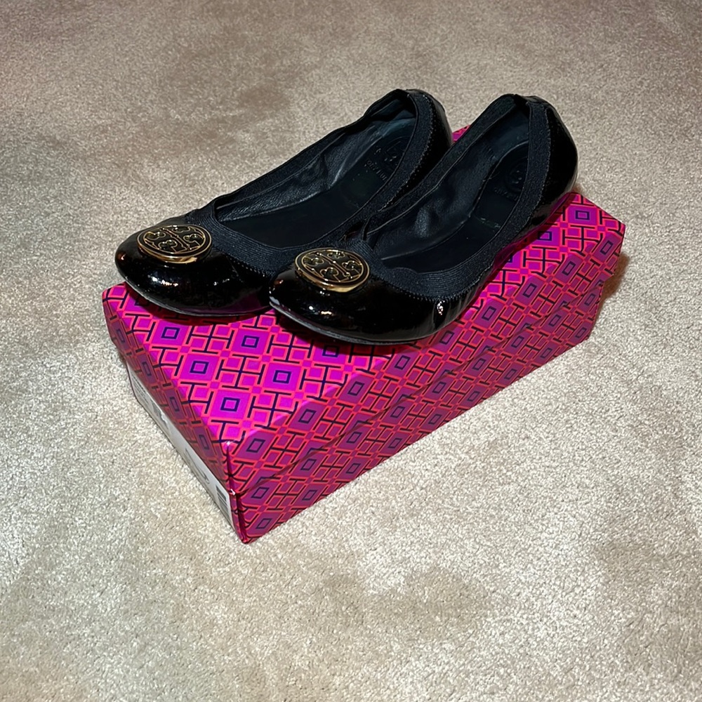 Tory Burch ballet flat with box